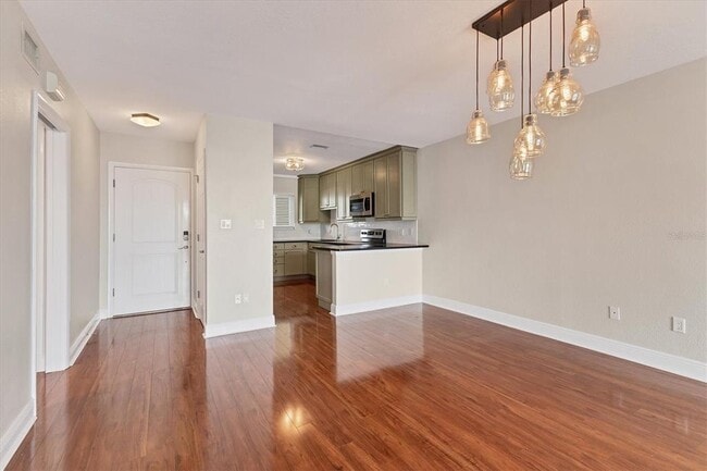 Building Photo - 301 S Gulfstream Ave