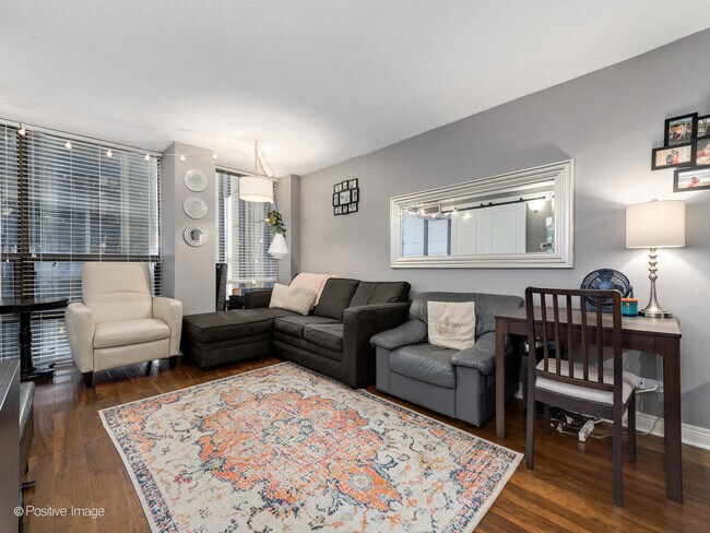 Foto del edificio - 230 E Ontario St