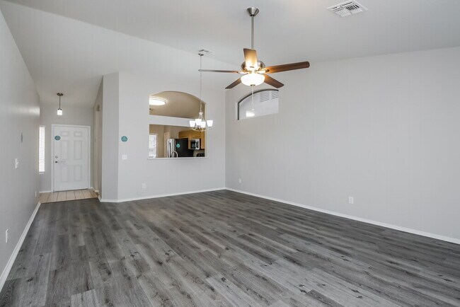 Foto del edificio - 8711 N 112th Ave