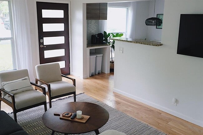 Foto del edificio - 3208 Thompson St