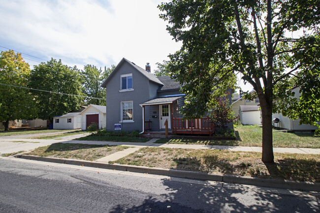 Building Photo - 1320 8th St S