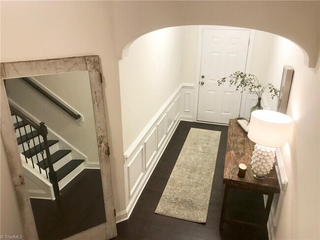 Building Photo - 142 Habersham Ct