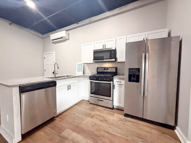 Building Photo - 209 S Church St