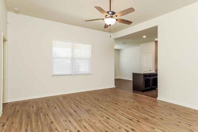 Foto del edificio - 7928 Bluewater Cove