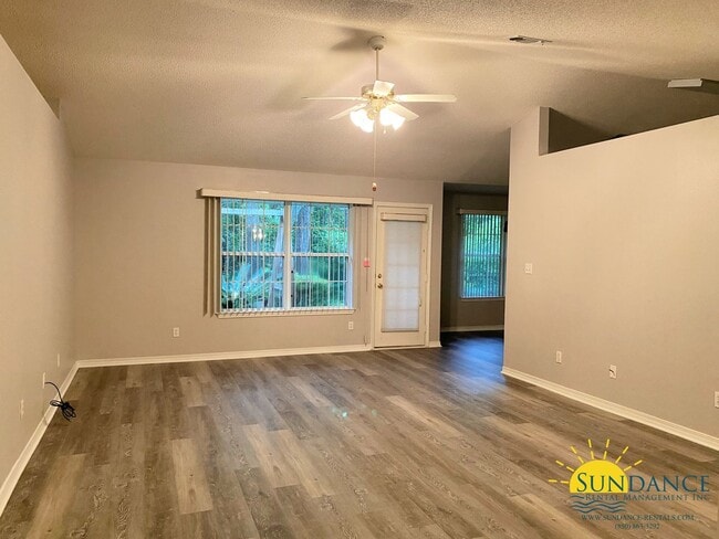 Building Photo - Beautiful 4 Bedroom Home in Biscayne Bay