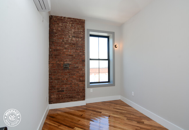 Building Photo - 741 Sheffield Ave