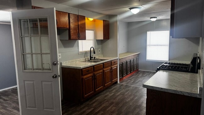 Foto del edificio - 215 Francis Ave