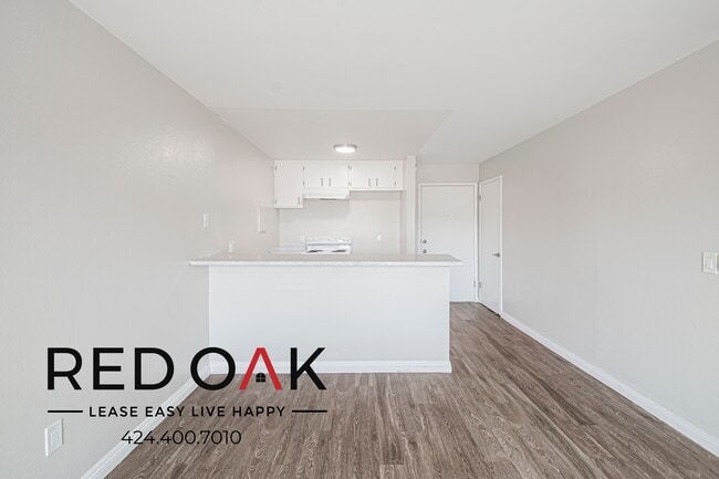 Foto del edificio - 585 N Dudley St