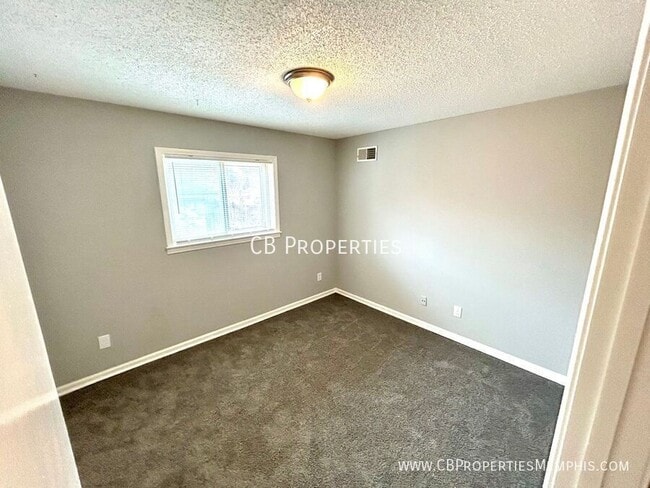 Foto del edificio - 5315 Yale Rd