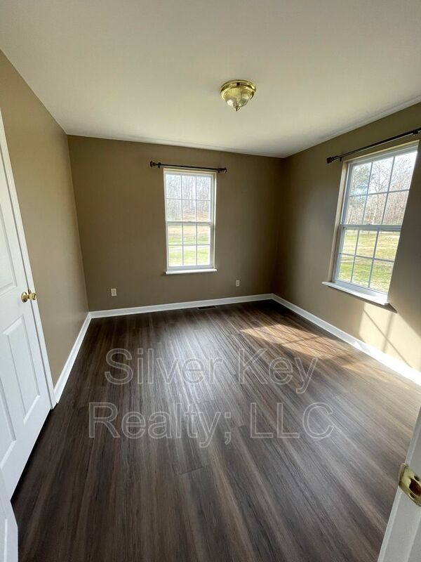 Building Photo - 166 Ray Ln