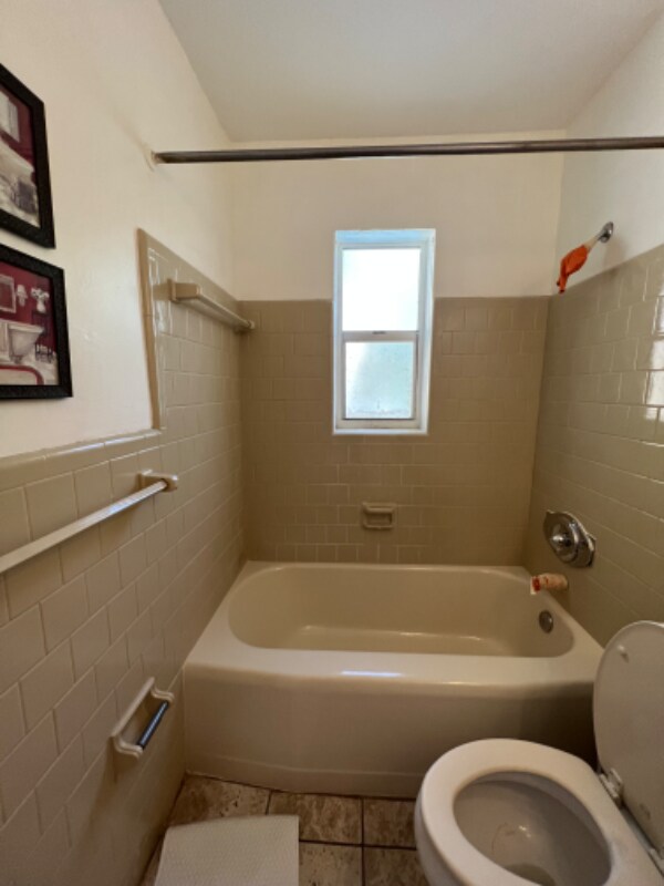 Building Photo - 413 SW 2nd Ave