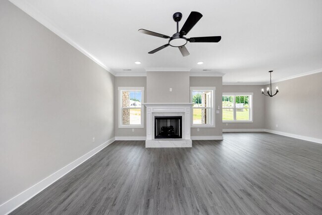 Foto del edificio - 4 Bedroom, 2 Bath