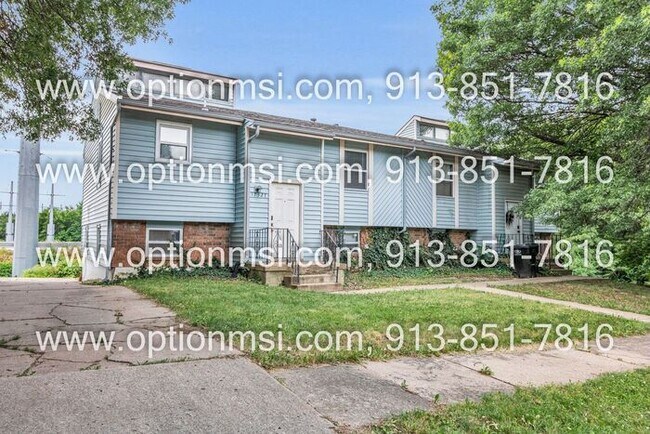 Foto del edificio - **Spacious 2-Bedroom Duplex in a Cul-de-Sac!**
