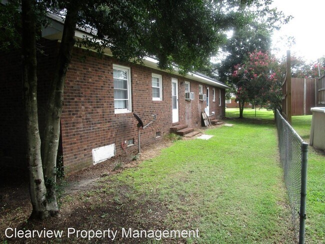 Building Photo - 2 br, 1 bath House - 204 First St