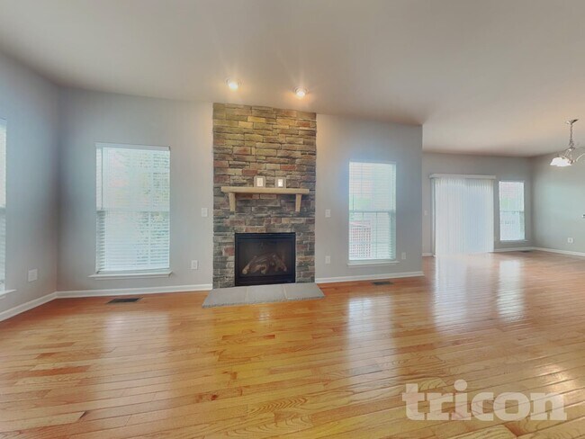 Foto del edificio - 2190 McLaughlin Dr