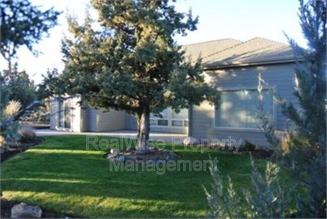 Foto del edificio - 845 Ribbon Falls Rd