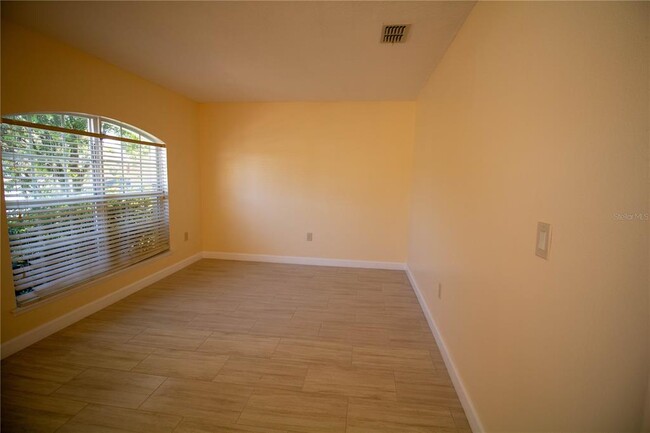 Foto del edificio - 14369 Babylon Way