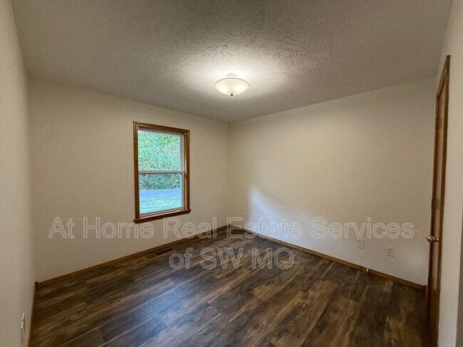 Foto del edificio - 5134 S Old Wire Rd