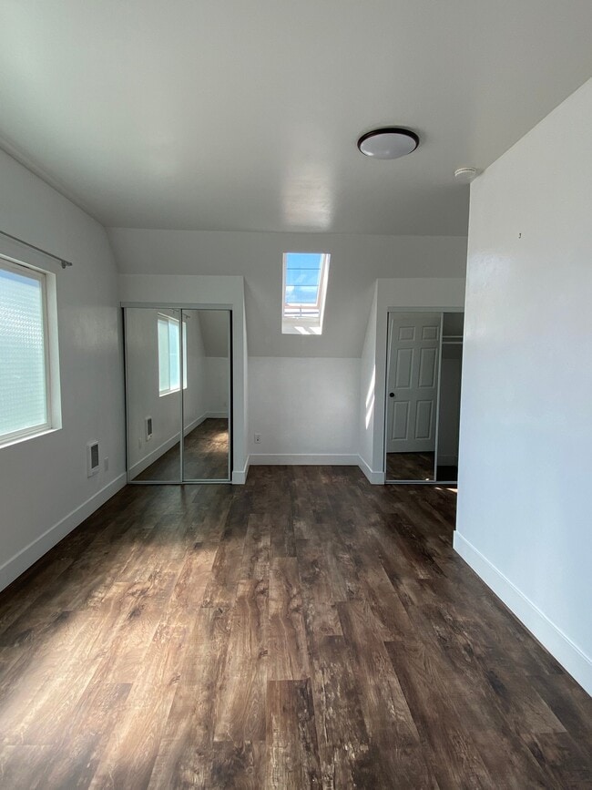 Building Photo - 3320-3324 Clairemont Dr