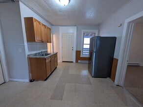 Building Photo - 224 Lyman St