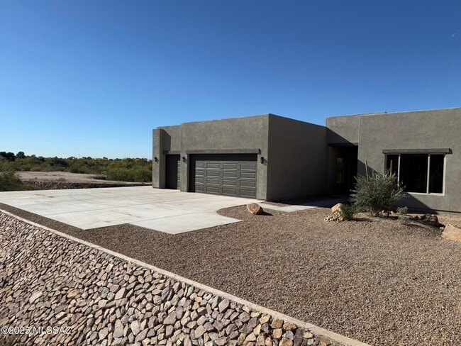 Building Photo - 5981 East Calle Agua Verde