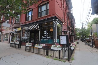 Building Photo - 105 11th St