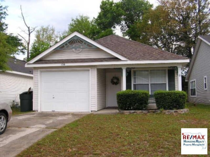 Primary Photo - Beautiful Cottage in Great Location!