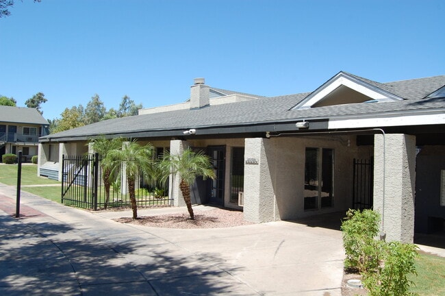 Building Photo - Arbor Village