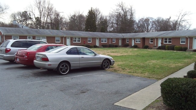 Building Photo - 1806 Willora St