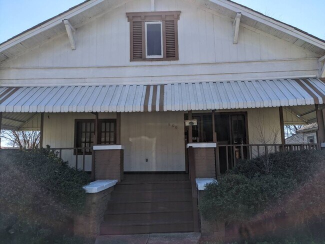 Foto del edificio - A wonderful large and convenient home for rent