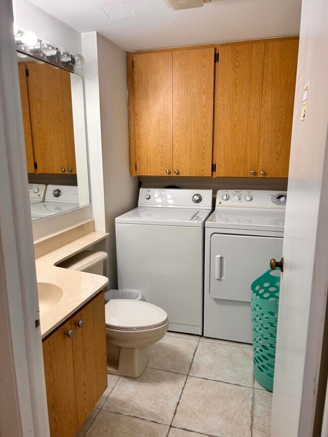 Building Photo - 8014 80th Way