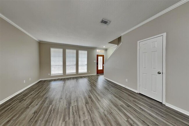Foto del edificio - 18711 Singing Woods Dr