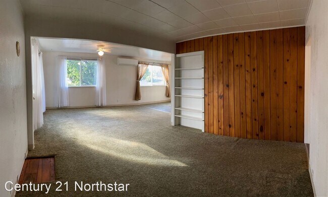 Building Photo - 4 br, 1 bath House - 1106 N 6th St