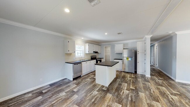 Foto del edificio - Be the first to live here!