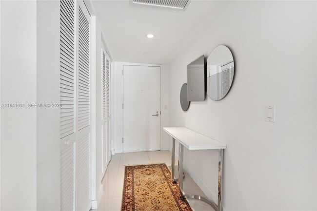 Building Photo - 31 SE 6th St