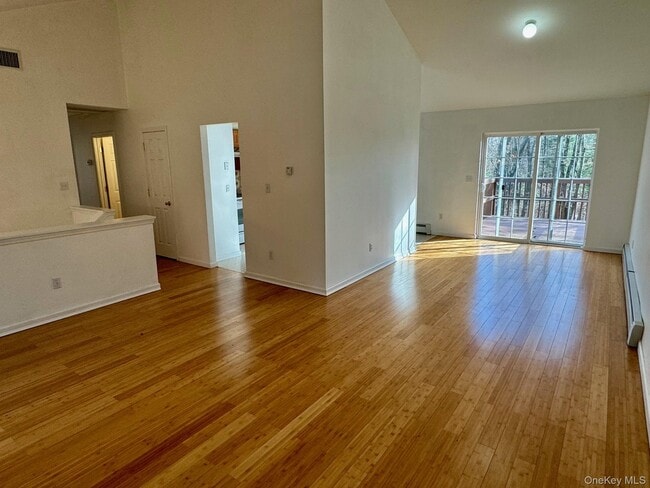 Building Photo - 18 Penny Ln