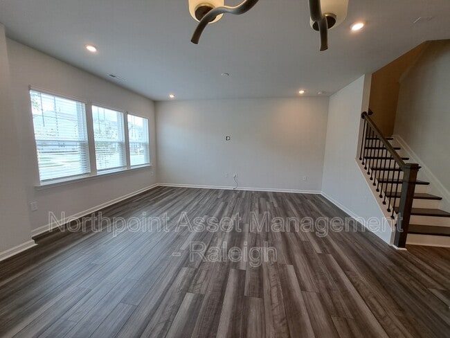 Building Photo - 403 Parker Sta Ave