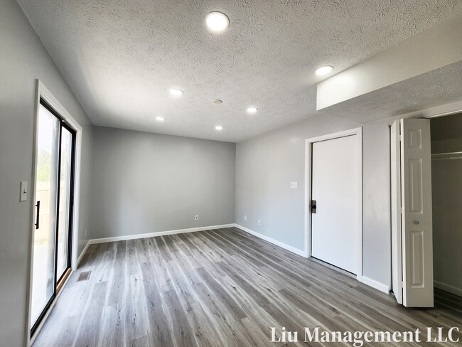 Building Photo - 3708 Dorval Pl