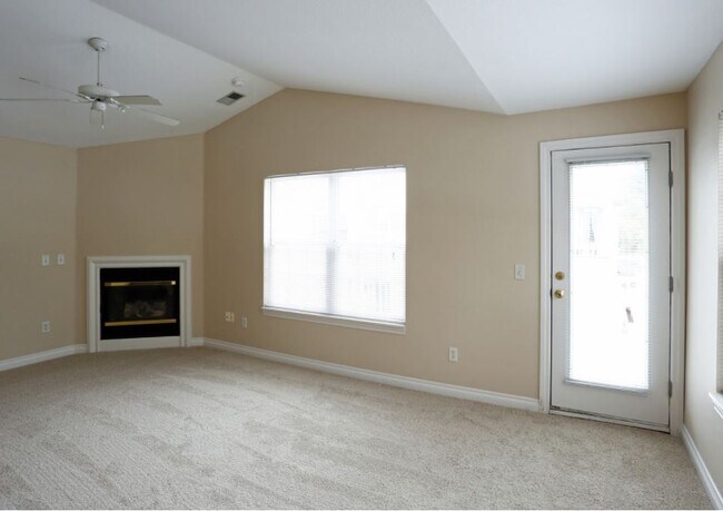 Foto del edificio - 2816 Floex Dr