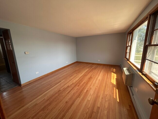 Building Photo - 3558 N Nagle Ave