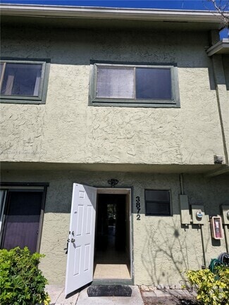 Building Photo - 3872 NW 76th Ave
