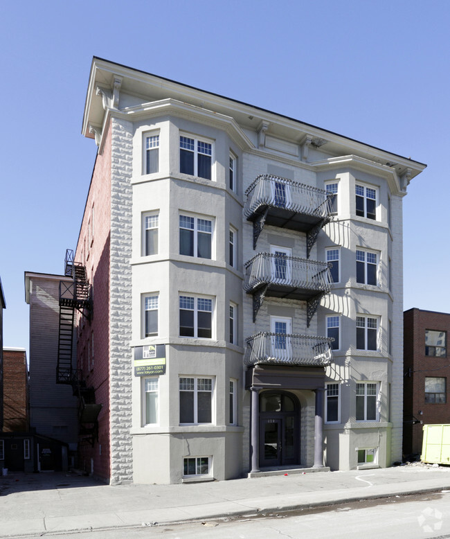 Photo du bâtiment - Daly Court Apartments