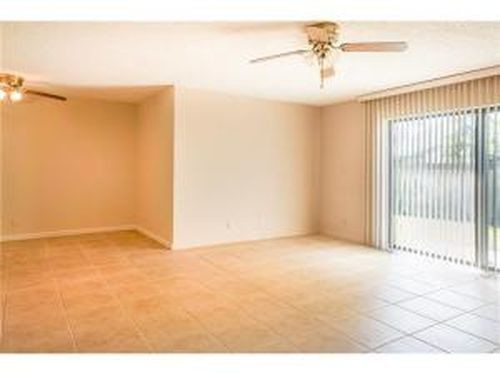 Building Photo - 1800 NE 39th Ct
