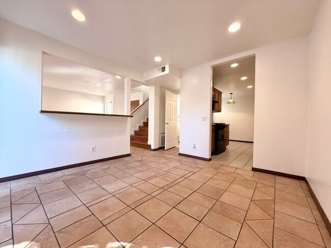 Building Photo - 13825 Beaver St