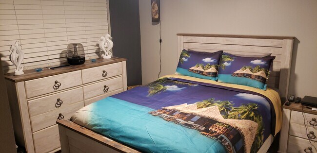 Additional bedroom with full size bed - 91-3410 Apiapi St