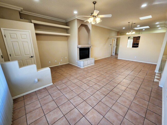 Building Photo - 600 Stone Canyon Dr