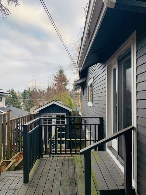 Building Photo - 3209 35th Ave W