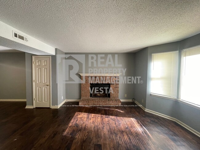 Foto del edificio - 502 Steeple Chase Rd