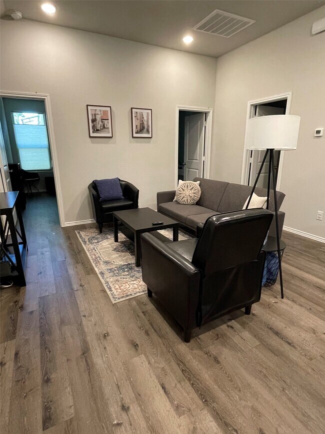 Foto del edificio - 16888 W Ivanhoe St