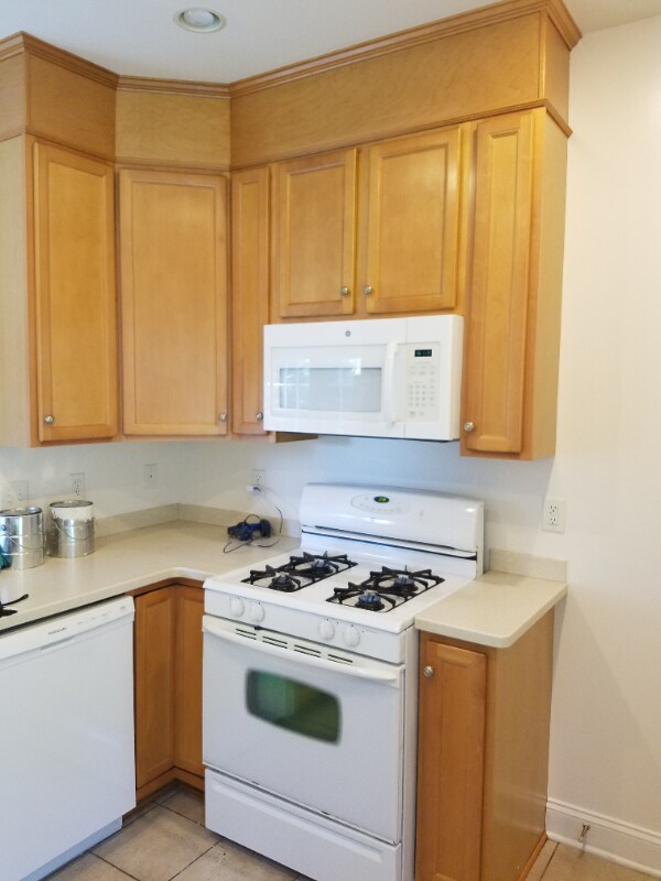 5849 Broadway St Unit 7, Lancaster, NY 14086 Room for Rent in